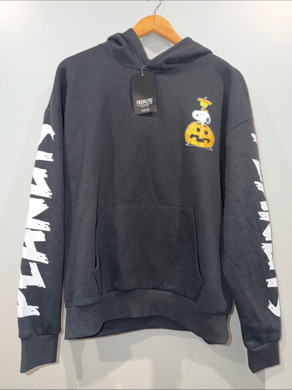 Peanuts Black Crewneck Hoodie with Snoopy Pumpkin Graphic Size Small BNWT